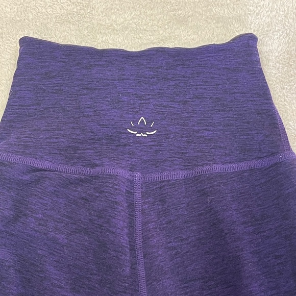 Sports Bras and Leggings Bundle Size XS - Picture 9 of 15